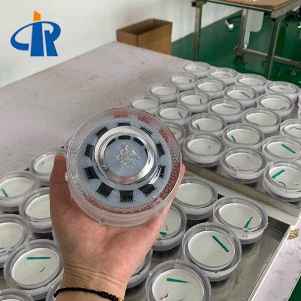 Customized Embedded Solar Road road stud reflectors For Car Park